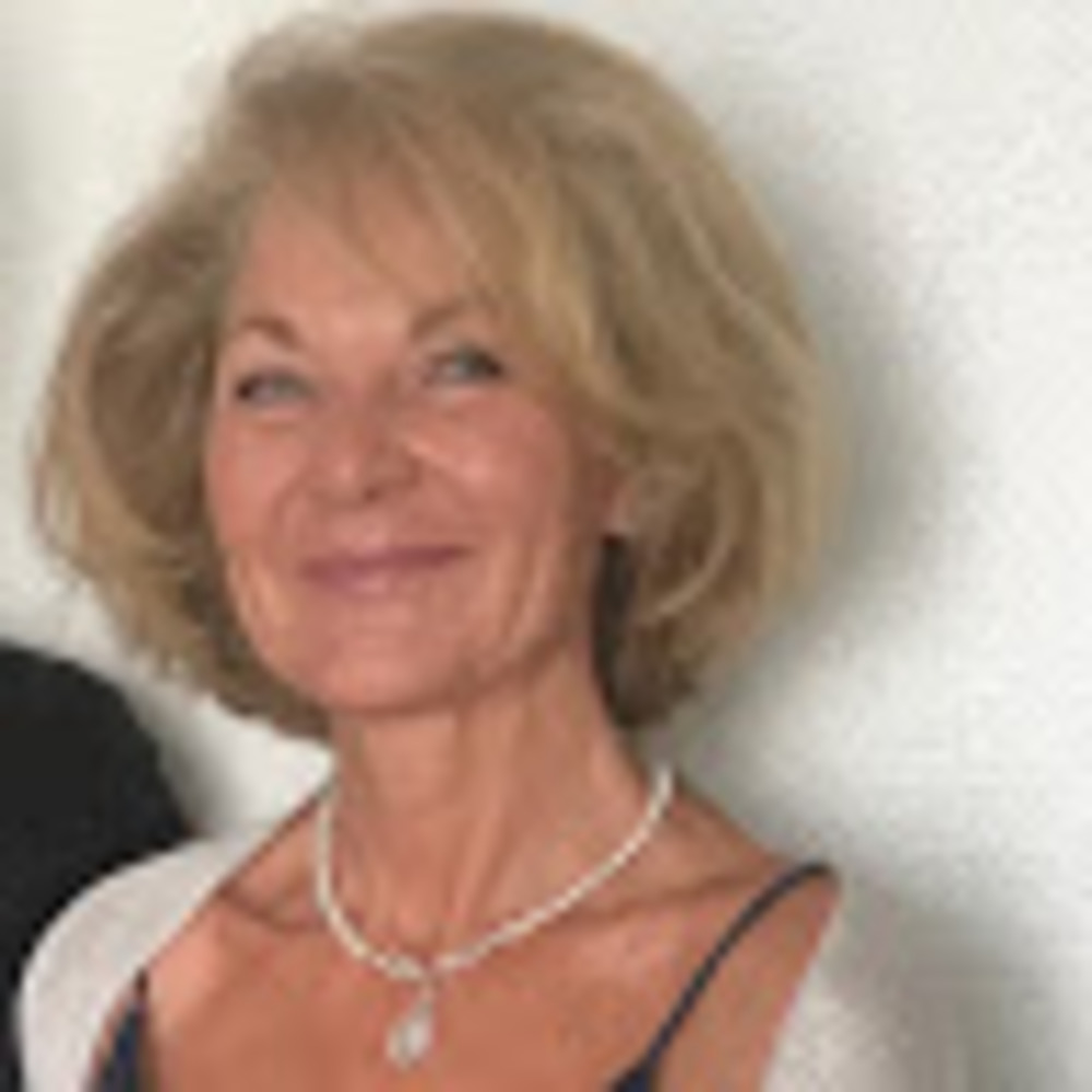 Meet your Posher, Lorraine